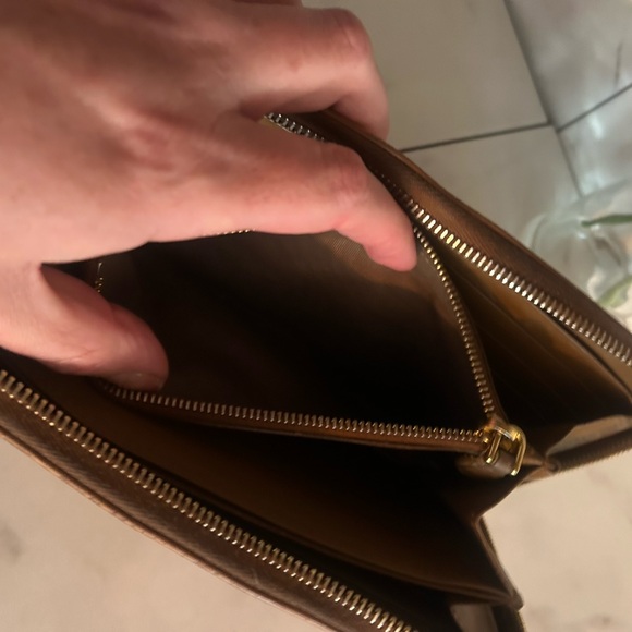 *Authentic*EUC PRADA LOGO TAN LONG LEATHER WALLET - Picture 6 of 6